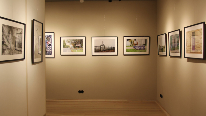 „Starp soļiem un skatieniem”