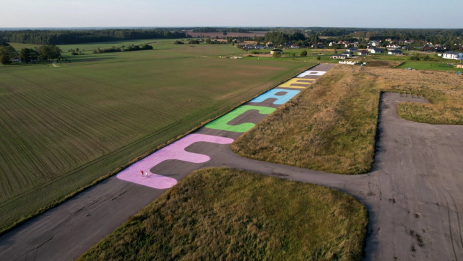 Talsu novadā tapis lielākais „PEACE” uzraksts pasaulē