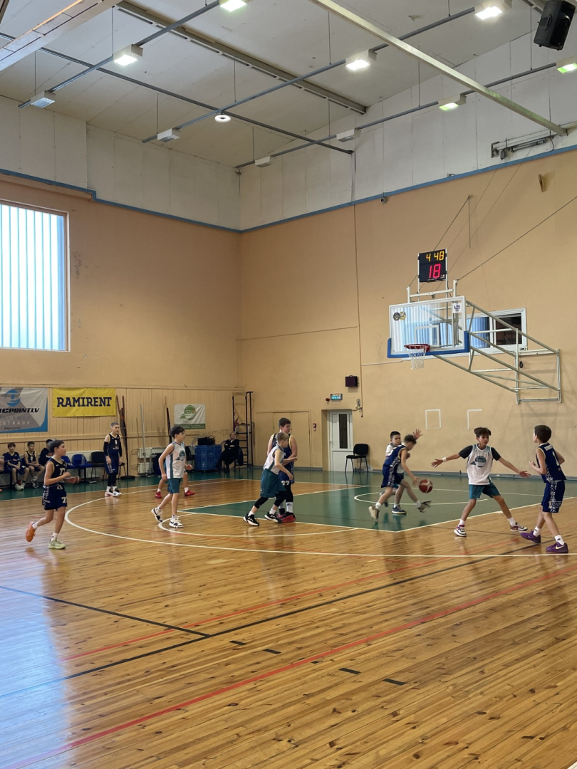 Basketbola spēle U12 zēniem