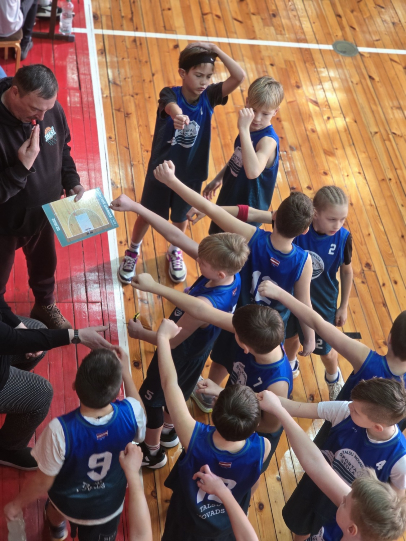 Basketbola spēle U12 zēniem