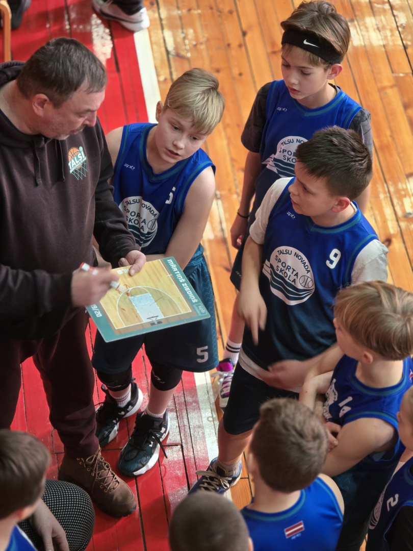 Basketbola spēle U12 zēniem