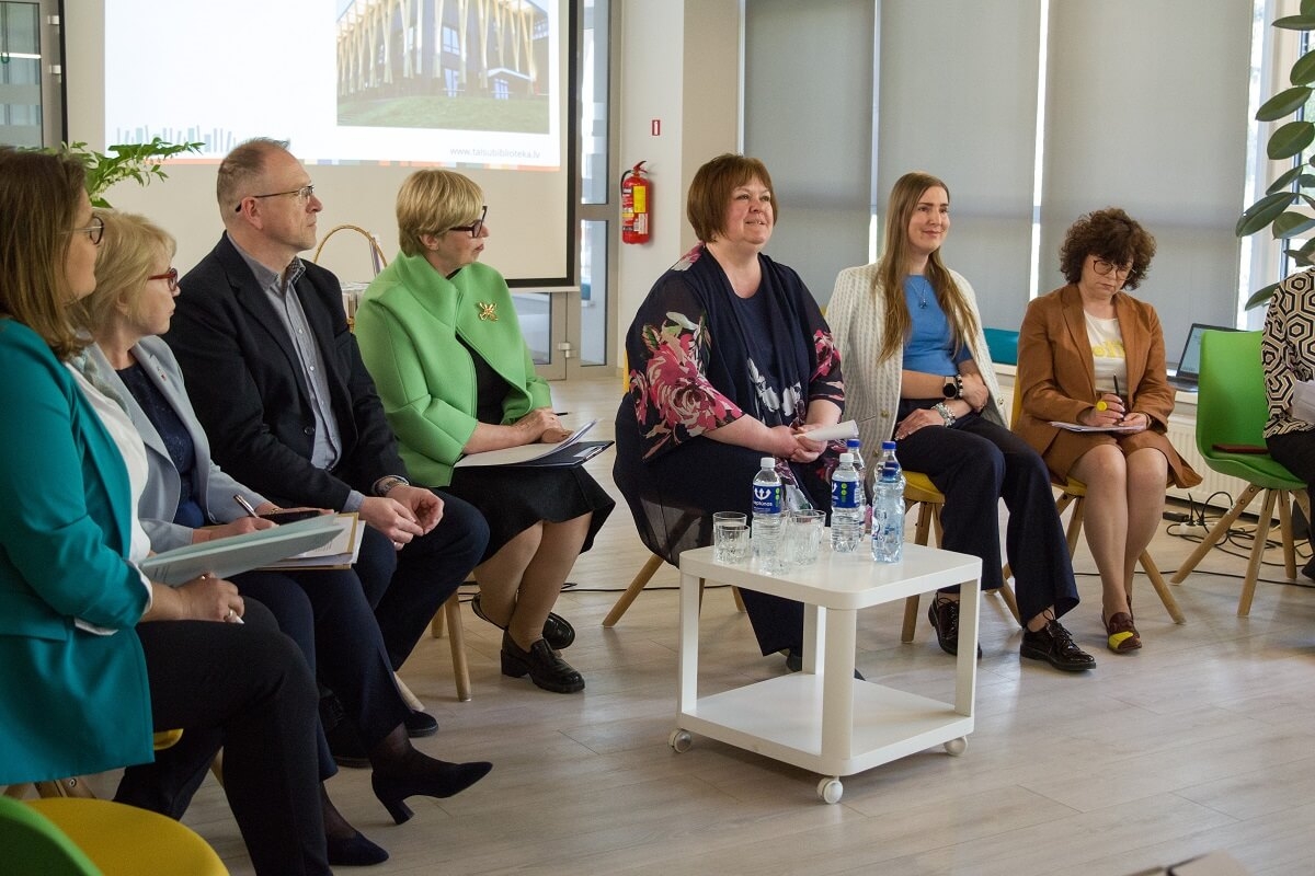„Bibliotēkas ir pretvientulības iestādes” ‒ Latvijas akadēmisko, publisko un speciālo bibliotēku direktoru sanāksme Talsos