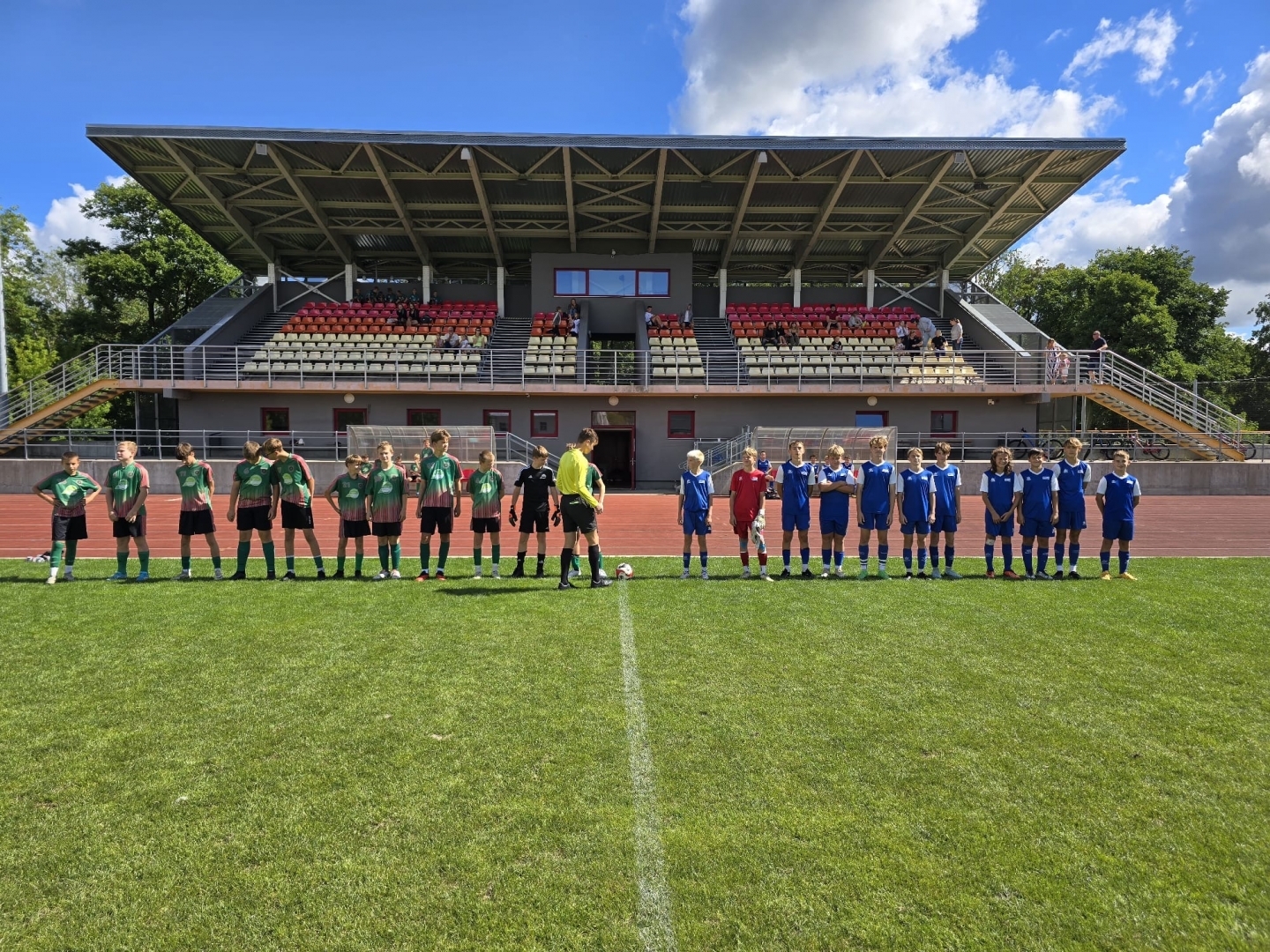 U14 futbolistu spēle Saldū